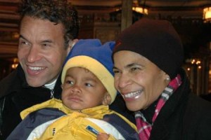 Stokes & wife Allyson with son