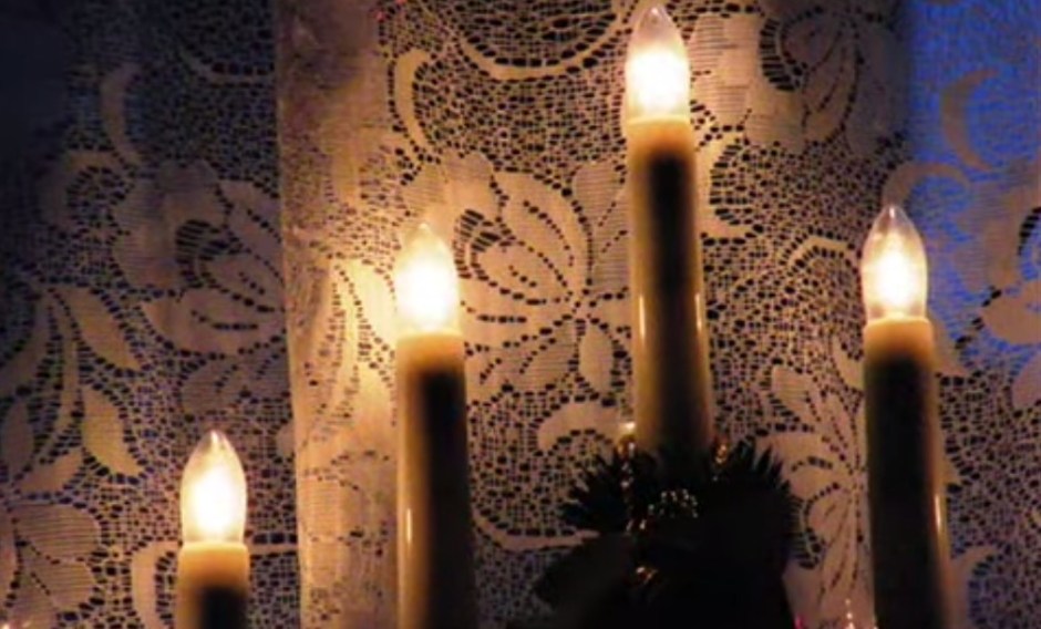 candles-in-the-window-christmas-grief