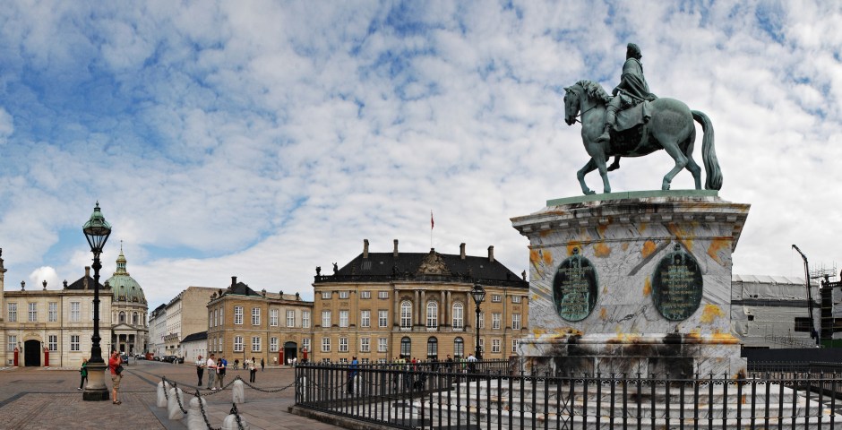 Equestrian statue of King Frederick V, against background of Christian VII's Palace, Amalienborg, Copenhagen, Denmark, Northern Europe.