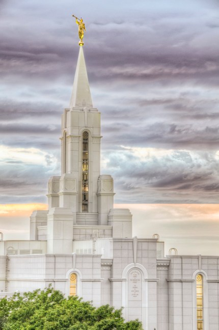 bountiful-temple-spire-moroni-sunset-hdr