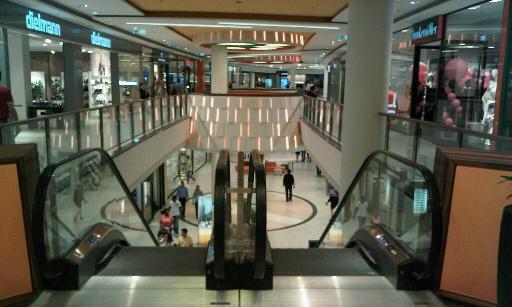 2016-07-07-skyline-plaza-elevator