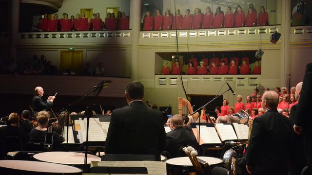 2016-07-11-motab-bozar-window